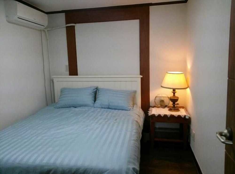 K Star Road Guesthouse - Hostel Сеул Екстер'єр фото