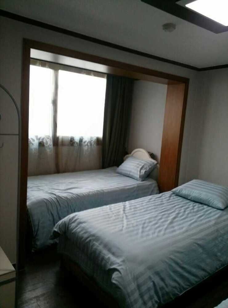 K Star Road Guesthouse - Hostel Сеул Екстер'єр фото